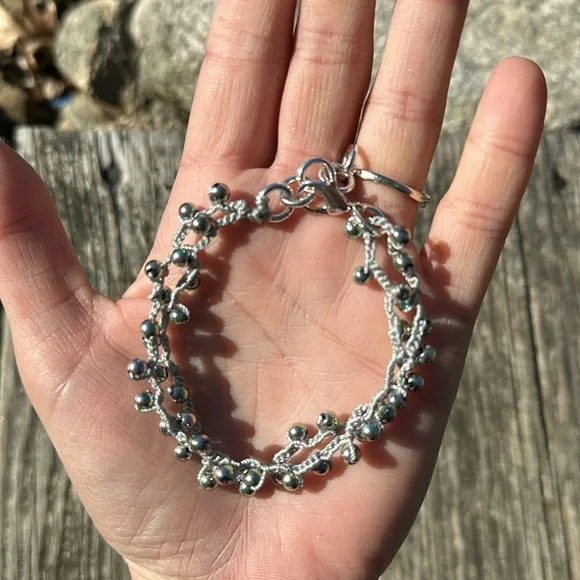 Dyed hematite bracelet - Picture 8 of 8